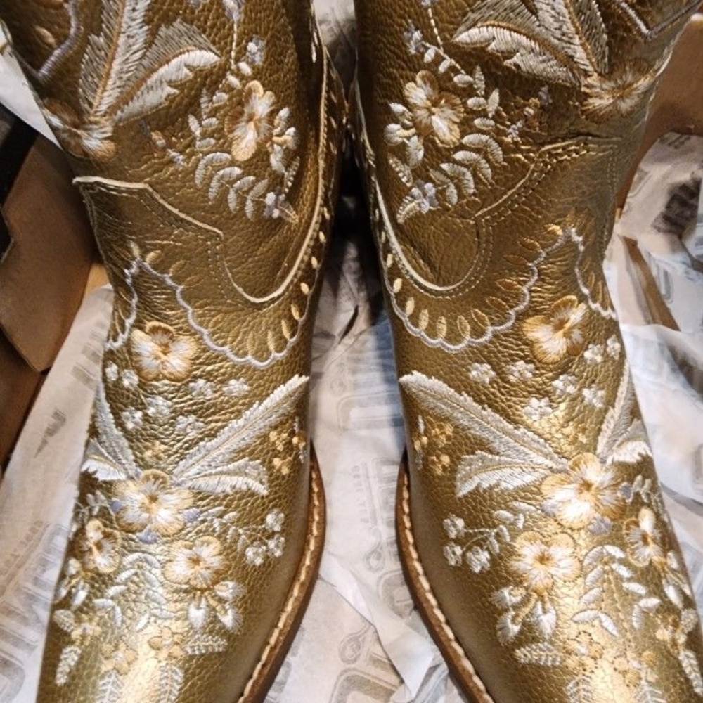 Dingo Primrose Gold Leather Boots - 10 M - New in box - Picture 2 of 7